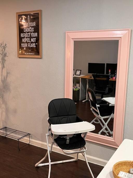 Healing Haven King Bed Suite ダラス エクステリア 写真