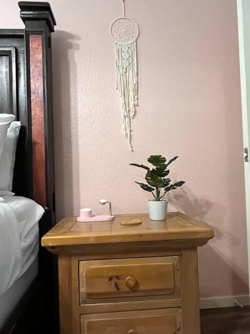 Healing Haven King Bed Suite ダラス エクステリア 写真